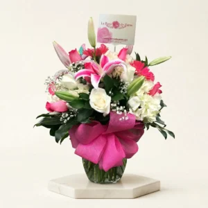 Arreglo Floral en Jarrón con Rosas y Lirios en Bogotá | Diseño Elegante