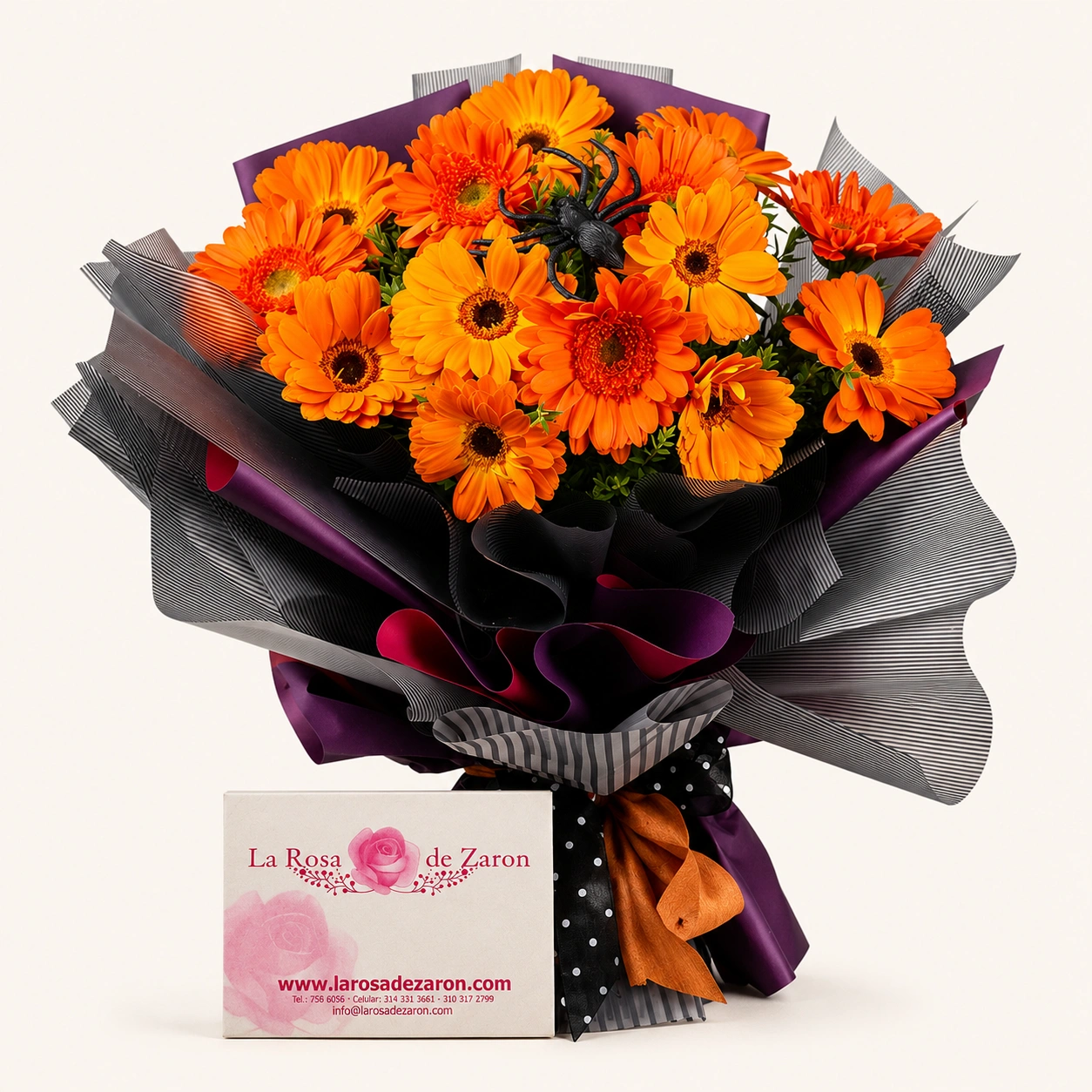 Buchón de rosas Halloween en Bogotá — arreglo temático naranja y negro La Rosa de Zarón
