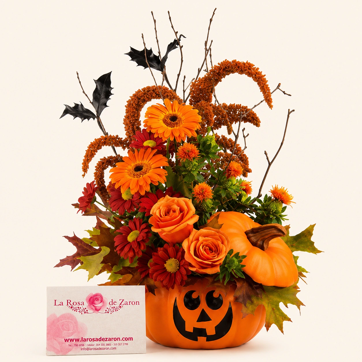 Flores para Halloween en Bogotá — canasta naranja con calabaza para dulces y arreglo temático, La Rosa de Zarón